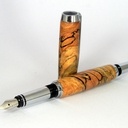 Stylo plume en hetre echauffé