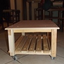 Petite tablette à roulettes