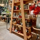 Petite étagère démontable en Hévéa.