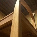 Une paire de chaises hautes