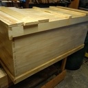 Une caisse à queues d'arronde ... pour mettre des outils.