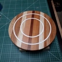 Sous-plat avec incrustation epoxy