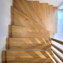 Habillage d’escalier. Chêne de Bourgogne.