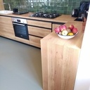 Cuisine sur mesure en chêne et MDF teinté noir