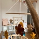 Lit d'enfant à barreaux