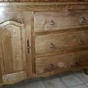 Commode 3 tiroirs une porte en chêne massif.