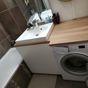 Meuble de salle de bain, plan de travail en chêne massif sous vasque et ses étagères