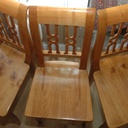Une série de 8 chaises......en merisier