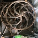 Lot 3 machines. 1scie à ruban 1dégau 1 perceuse colonne