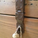 Restauration d'un vieux coffre en bois