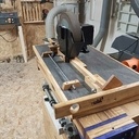 Station d'affûtage pour outils de tournage