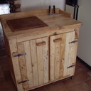 Billot sur meuble à roulettes