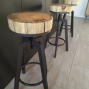 Assises de tabourets en pin