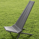 Un ensemble de chaises et table apéritive extérieure