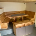 Table, banc et cuisinette