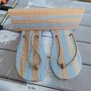 Décoration murale tong en bois