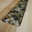 La table aux petits galets