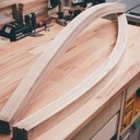 Les rockers sont passés à la rabot dégau après être démoulés avant d'être mis à longueur