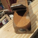 J'ai modifié: Angle arrondi et emplacement pour le pouce.