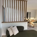 Claustra en chêne style "persienne"