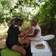 Mise en place des toilettes sèches du festival (fallait pas nous demander !!!)
