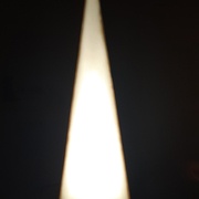 l'illumination n'est pas vraiment homogène, surtout en dessous