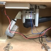 Le petit bloc à gauche est la clé pour le réglage micrométrique