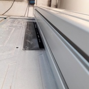 la scie réglée à 15° et à la hauteur de chacun des 2 traits de scie