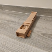 Boîte ouverte sous un autre angle