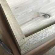 Faut affûter ses yeux pour voir le trait fait au couteau ;-)