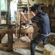 @mao venu essayer des outils à l'atelier...