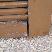 Les anciens volets... assemblage par tourillons, réalisation industrielle