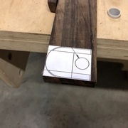 La première coupe (à gauche) est faite