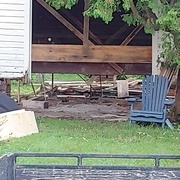 Lever la structure a l aide de Jack a train et poutre d acier