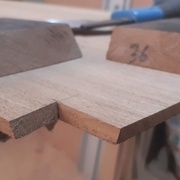 mes gabarits pour couper les coins du plateau inférieur