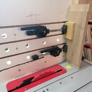 usinage en cours des tenons sur la traverse courte centrale