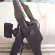 toute la tête fendue est d'un bloc