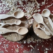 Les six cuillères réalisées. Lucien en a fait 3, Édouard 2 et Simon 1.