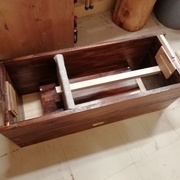 Le double fond et le soufflet en place