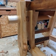 Avec la vis, sans poignée mais avec la tige en métal !