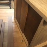 Le fond un peu mince est renforcé par une traverse.