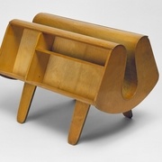 Porte revues bauhaus par Marcel Breuer 1933  http://midcenturymagazine.com/furniture-objects/isokon-furniture/