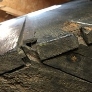 Liaison fond/côtés