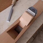 Coin et bloc de coupe ajustés