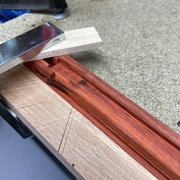 ... terminées à la main