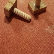 Taquet de blocage des marches faits à partir de tourillons