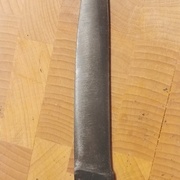 La lame trempée et revenue une bonne heure au four à 220 degrés