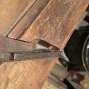 Bouvet 2: l'arondi de la lumière sur le coin est dans le prolongement de l'arondi du fût