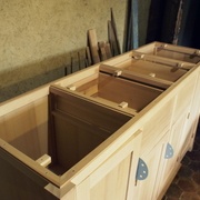 Vue d'ensemble des taquets de fixation du plateau