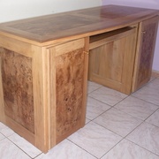 Tablette, dessus, portes et côtés : cadres et panneaux affleurants